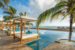 Le Merssene Zanzibar, Autograph Collection